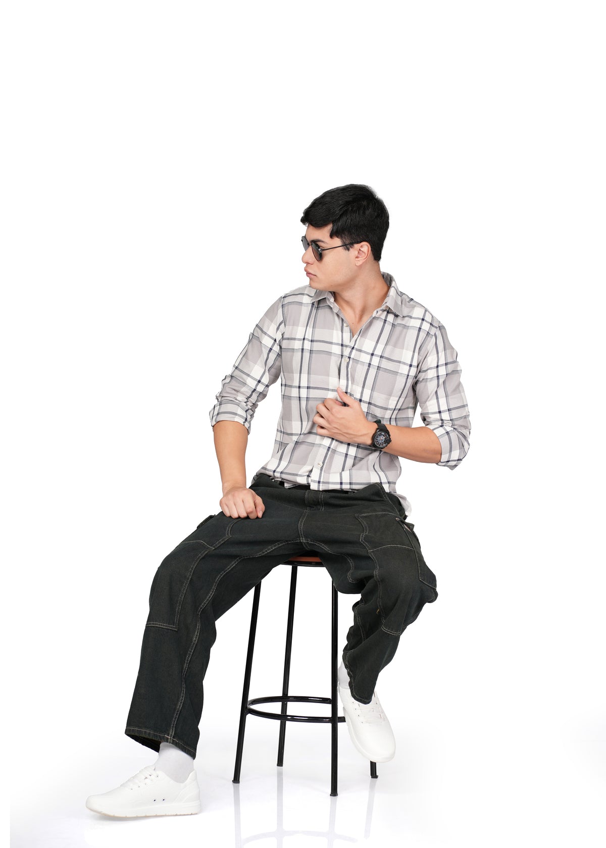 CASUAL CHECK WHITE N GREY